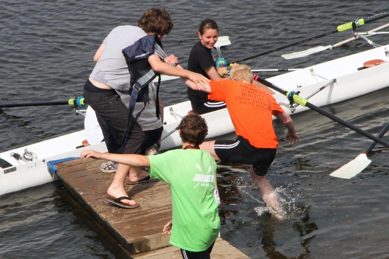 IntSch10 098.jpg - Revenge in the water-splashing battle